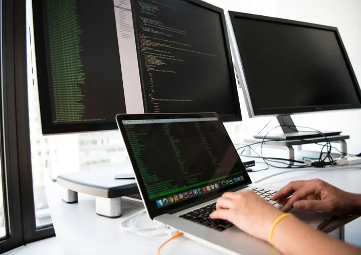 IT-Administrator_Headerbild
